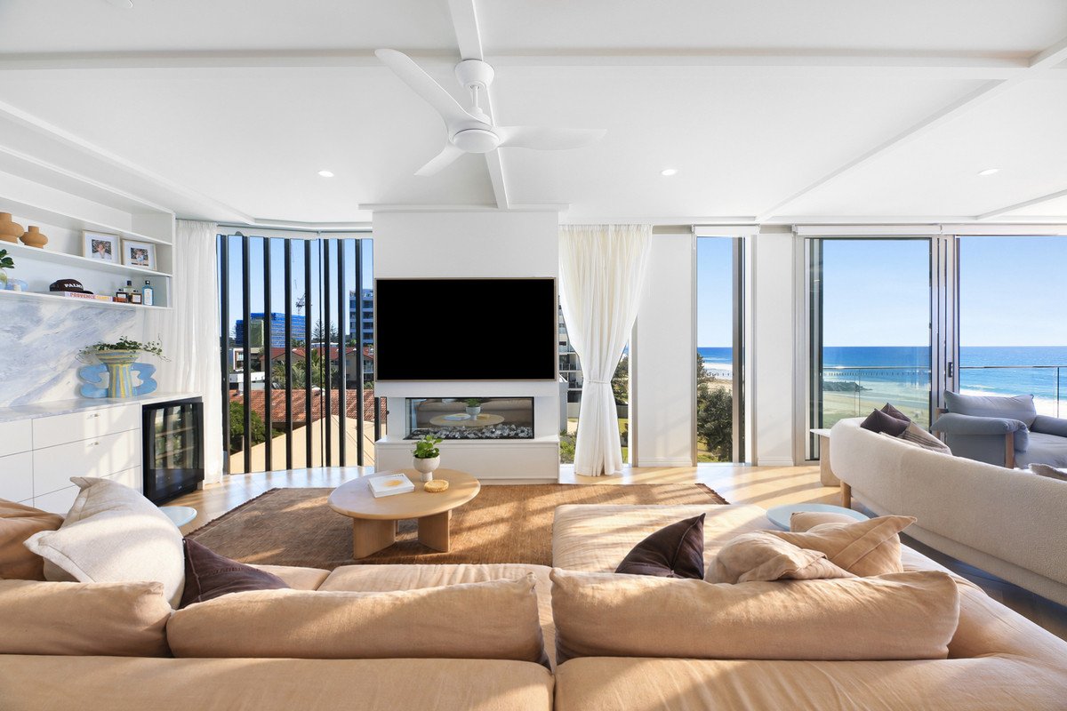 11/1 Nineteenth Avenue Palm Beach 26