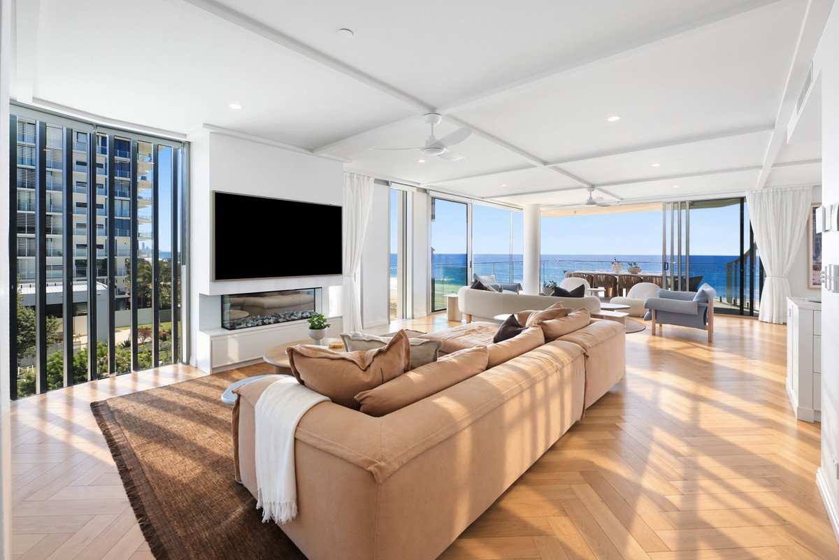 11/1 Nineteenth Avenue Palm Beach 27