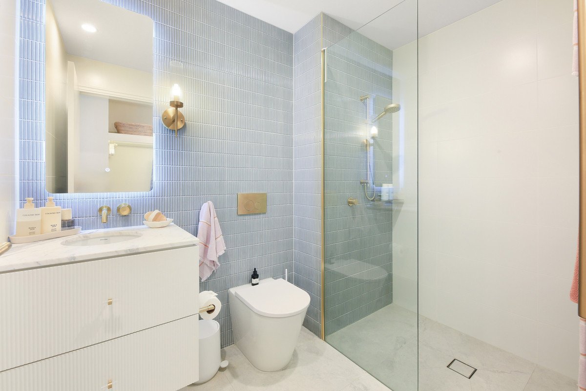 11/1 Nineteenth Avenue Palm Beach 35