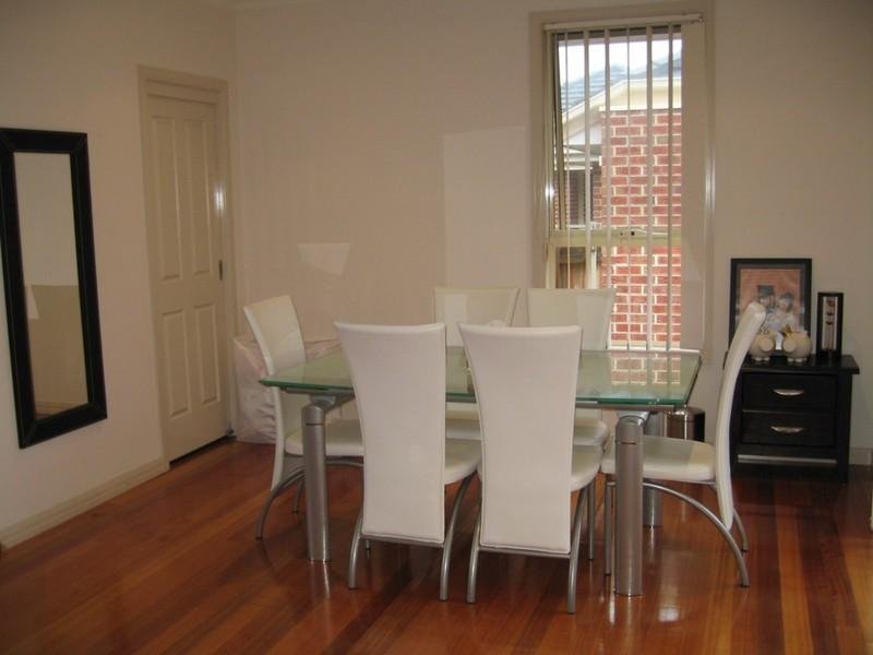 Gallery: 1/11 Oberon Avenue