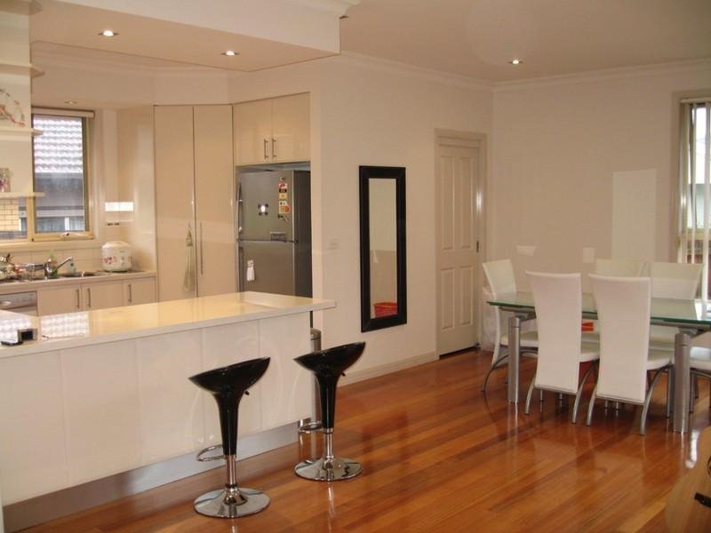 Gallery: 1/11 Oberon Avenue