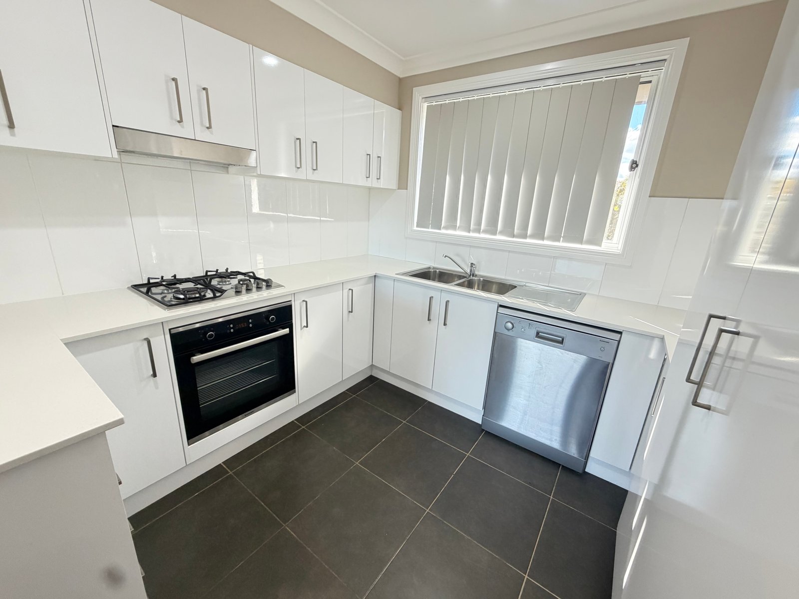 1/11 Orchid Drive KOOTINGAL 4