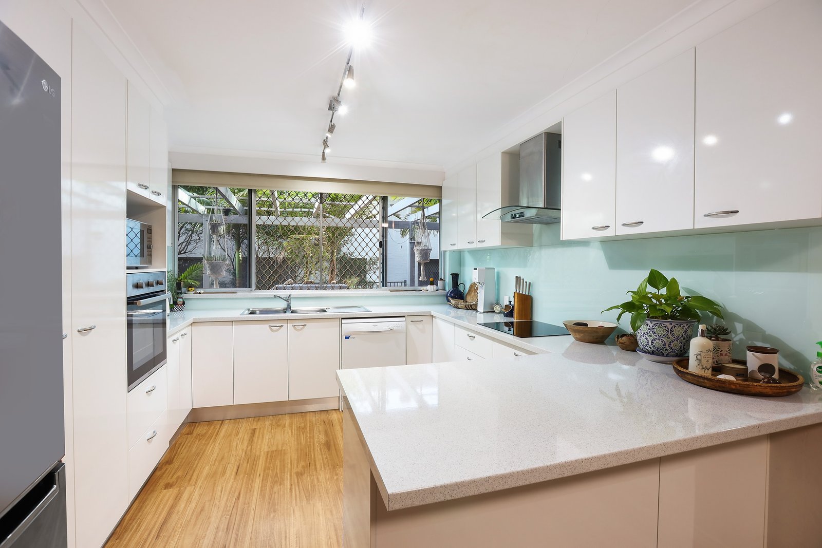 1/11 Riverview Parade SURFERS PARADISE 3