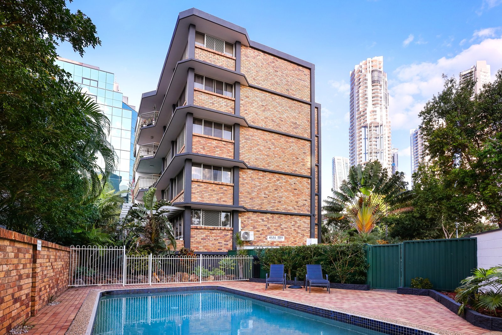 1/11 Riverview Parade SURFERS PARADISE 11