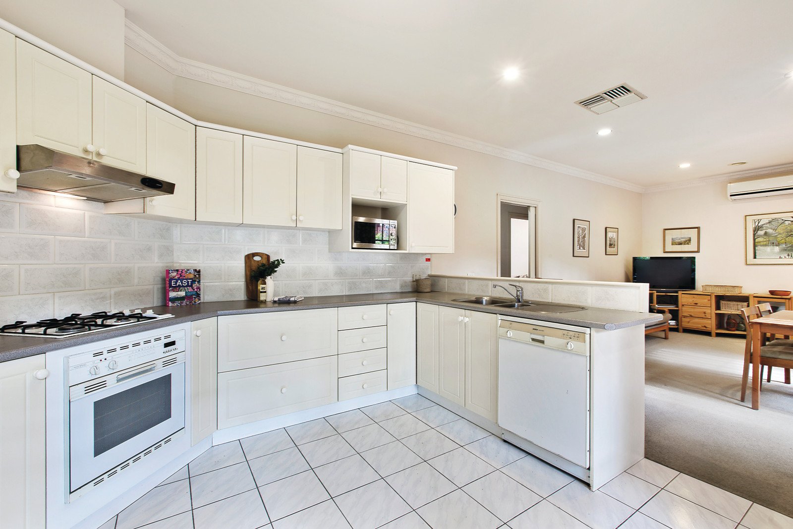 1/11 Rowland Street, Mont Albert, VIC