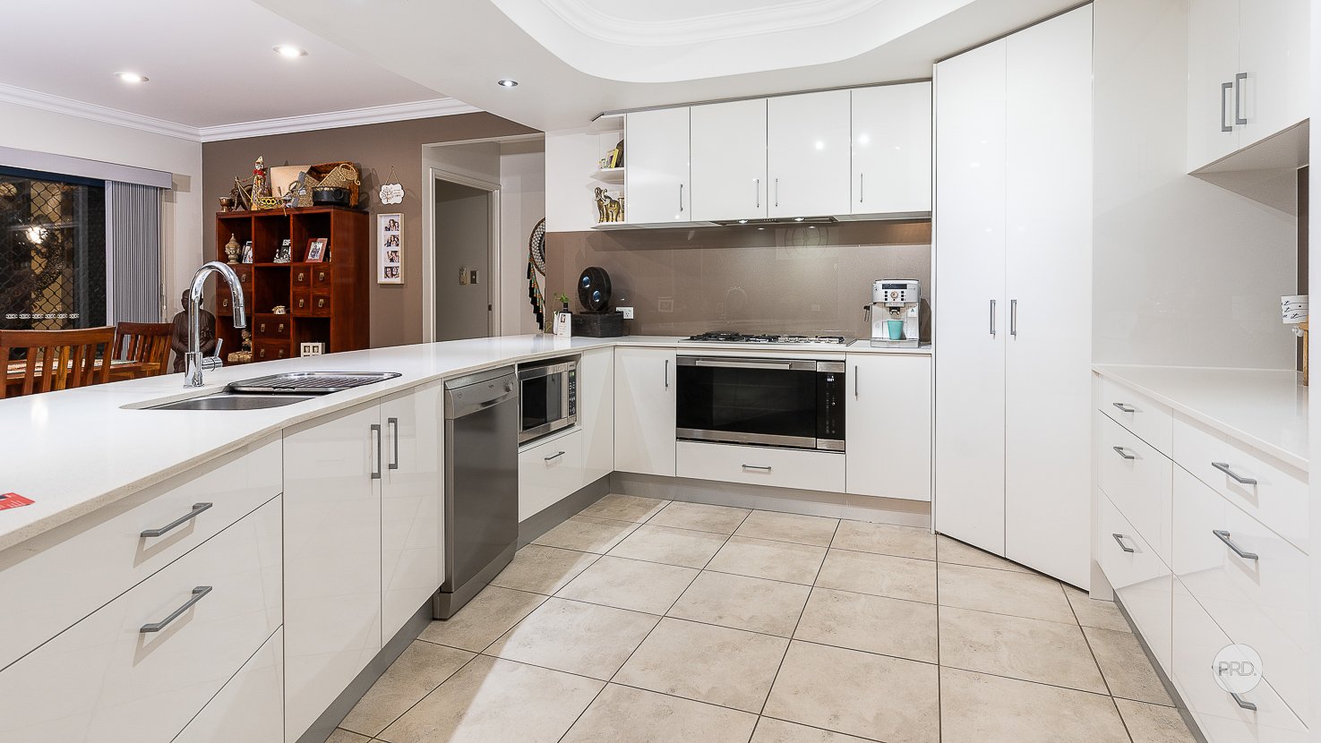 111 SCHOOL OF ARTS Road REDLAND BAY 16