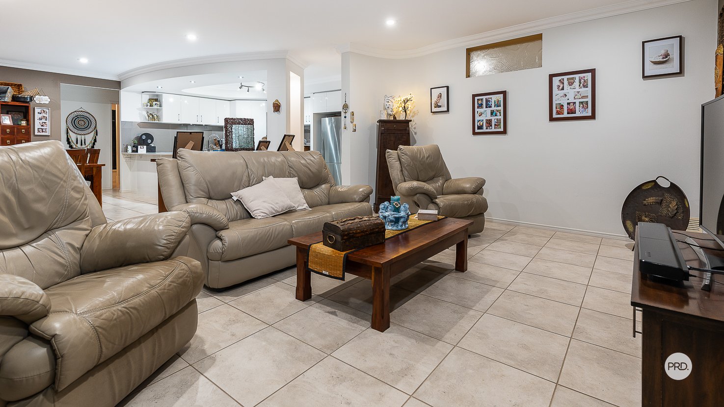 111 SCHOOL OF ARTS Road REDLAND BAY 23