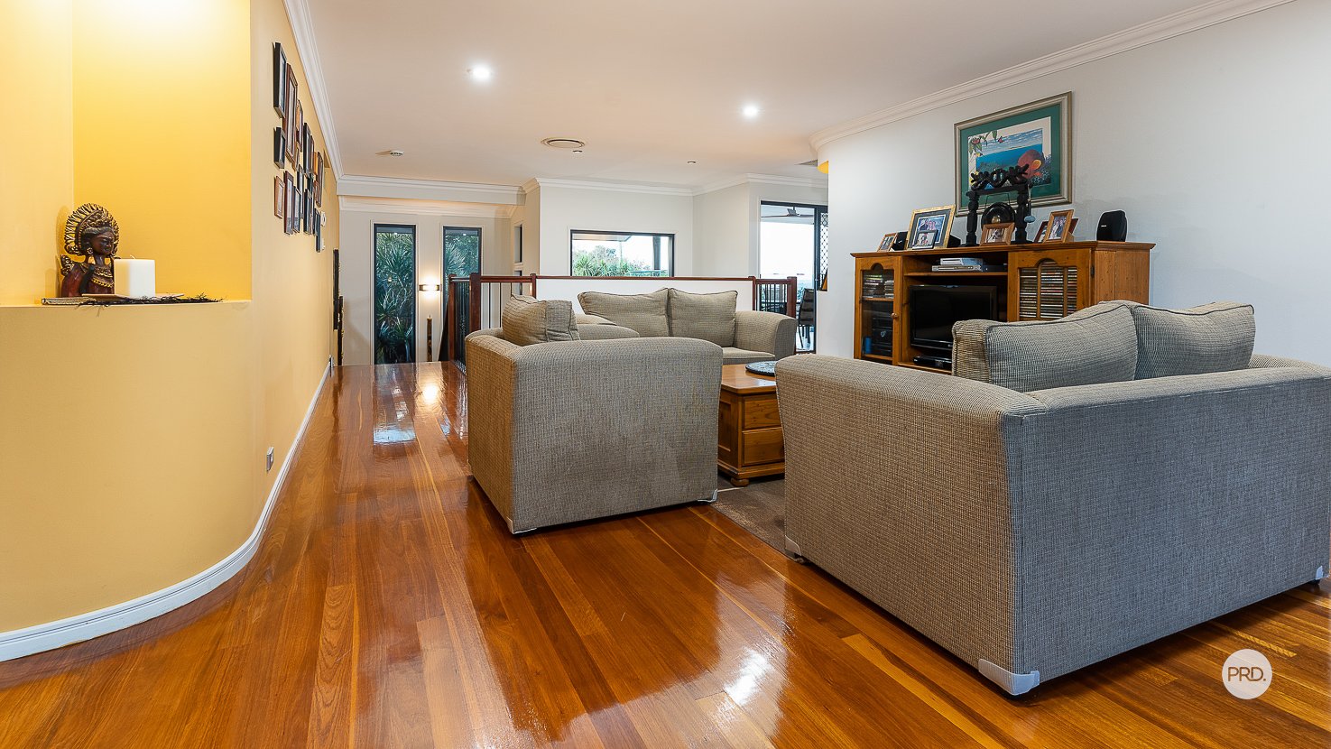 111 SCHOOL OF ARTS Road REDLAND BAY 27