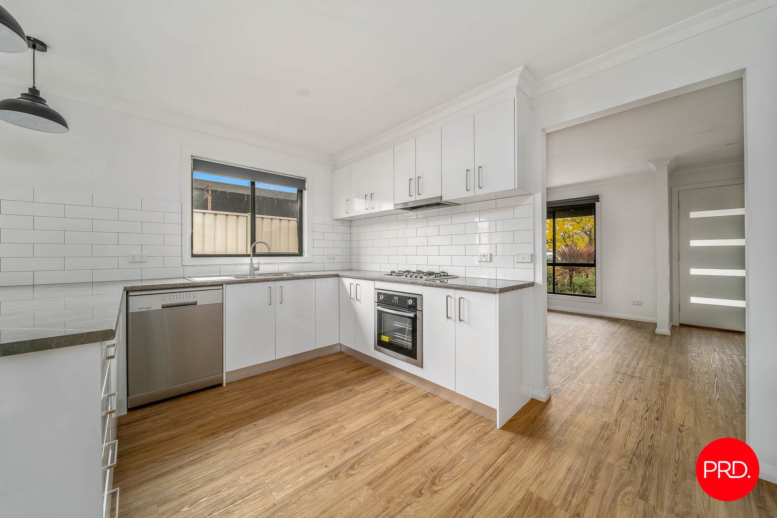 1/11 Semmens Street LONG GULLY 4