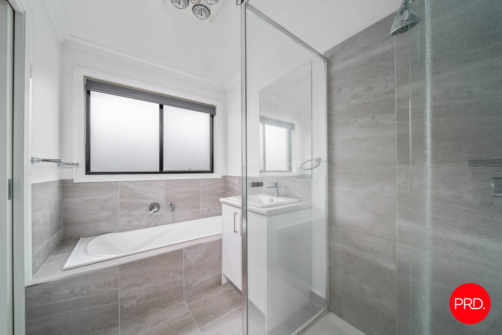1/11 Semmens Street LONG GULLY 9