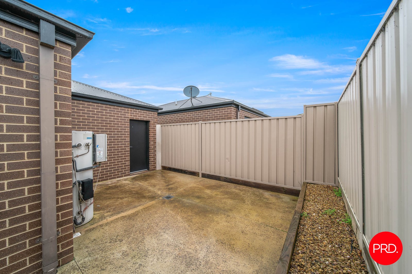 1/11 Semmens Street LONG GULLY 11