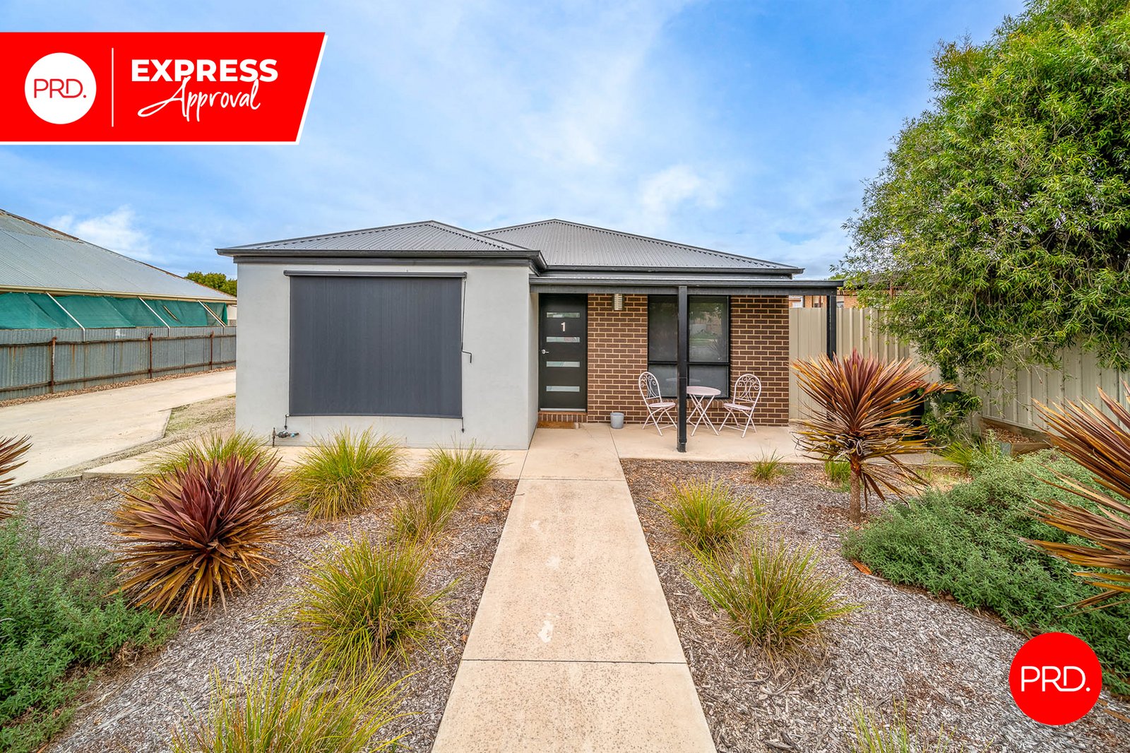 1/11 Semmens Street LONG GULLY 2