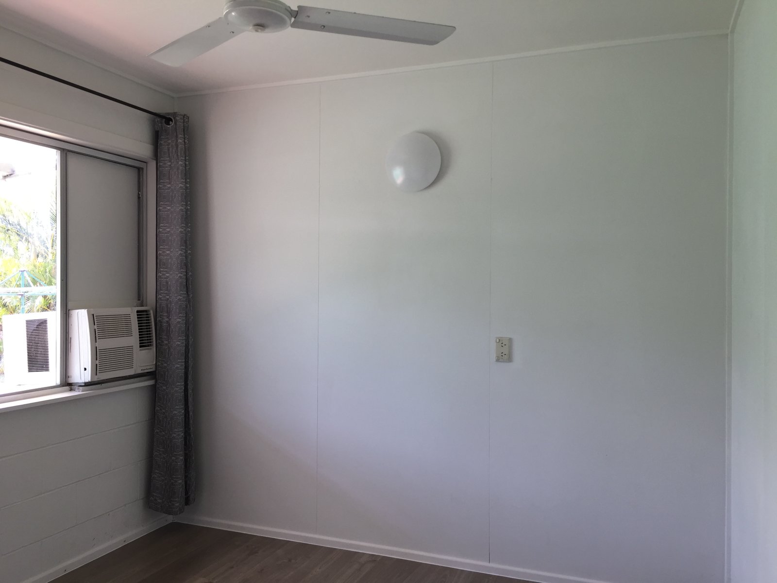 111 Shute Harbour Road CANNONVALE 8