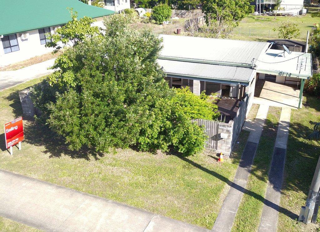 111 Shute Harbour Road CANNONVALE 1