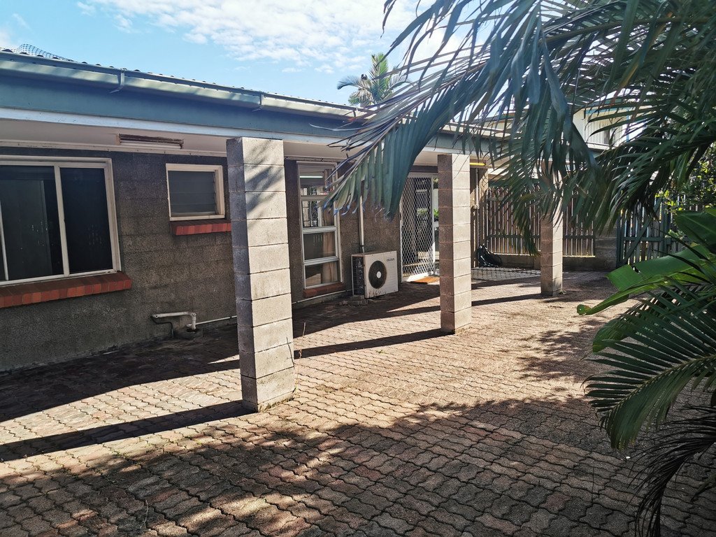 111 Shute Harbour Road CANNONVALE 10