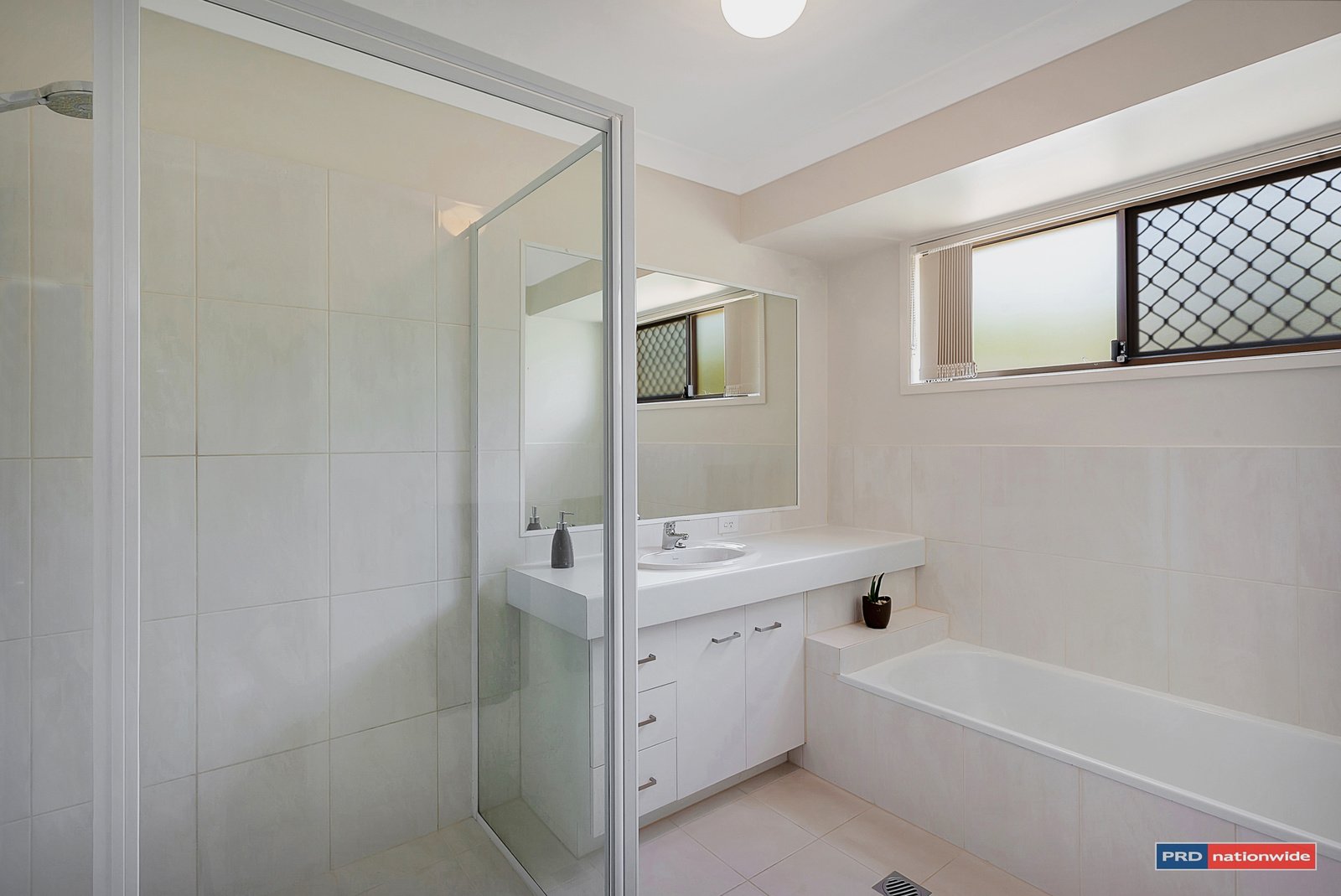 1/11 Snowgum Court BURLEIGH WATERS 9