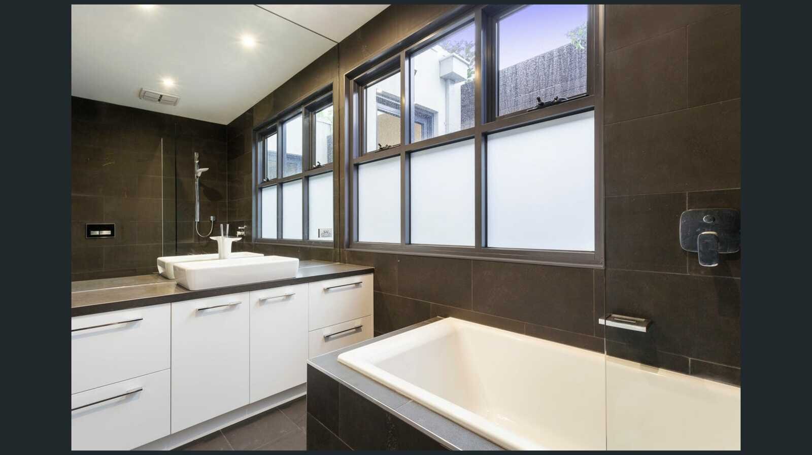 111 Surrey Road North, South Yarra, 3141