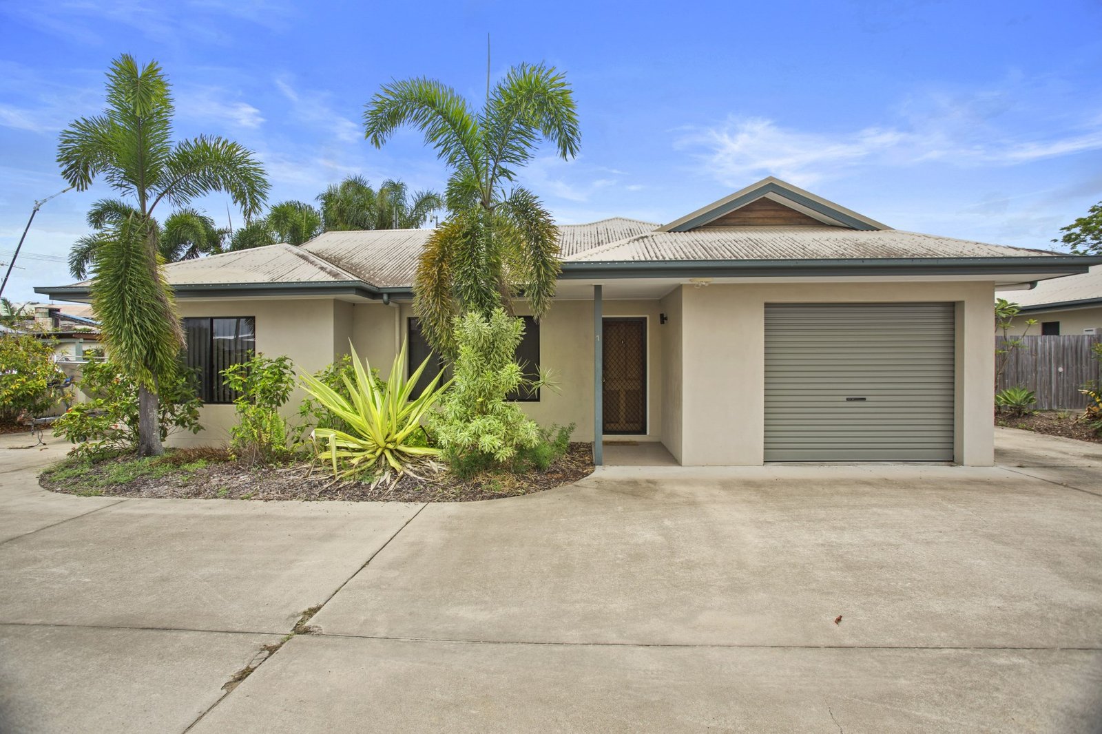 1/11 Telford Street PROSERPINE 3