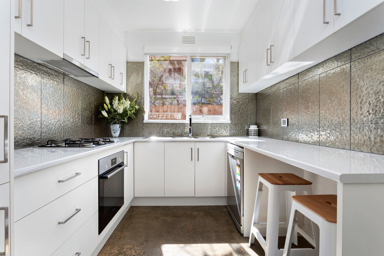 Real Estate and Property in 1/11 Tiuna Grove, Elwood, VIC