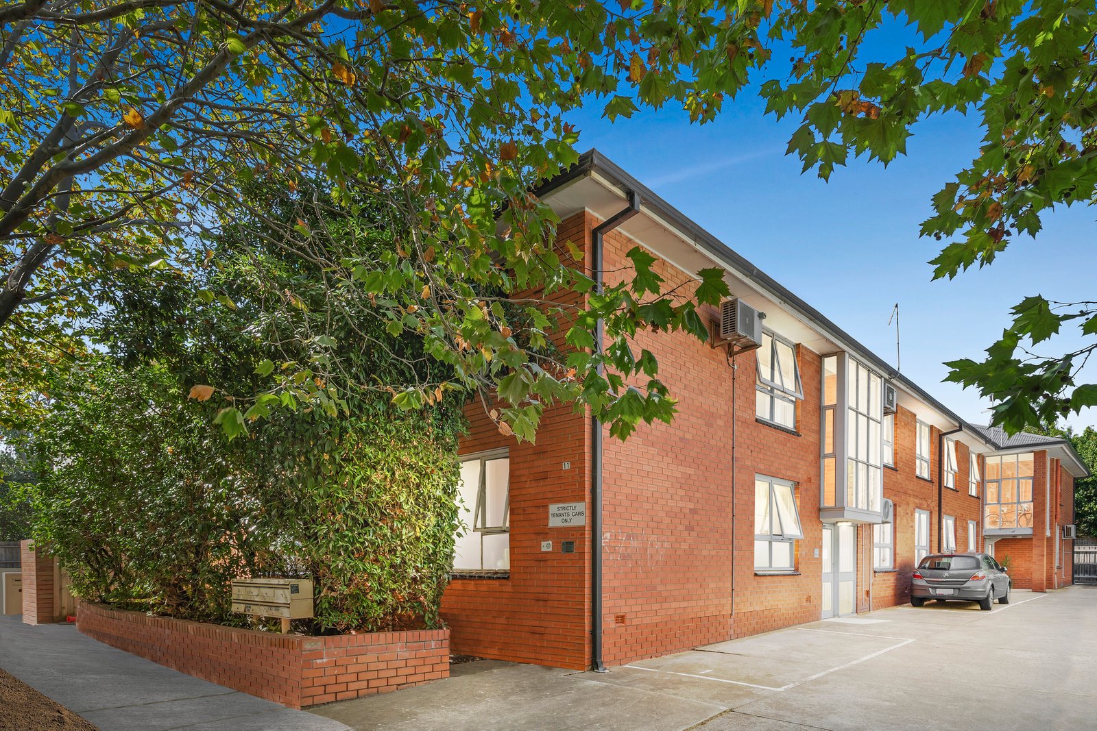 Real Estate and Property in 1/11 Tiuna Grove, Elwood, VIC