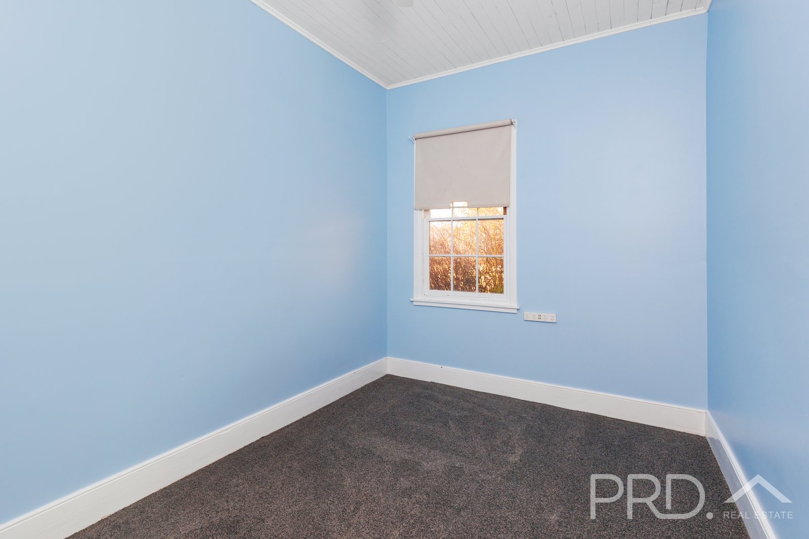 111 Tumut Street ADELONG 10