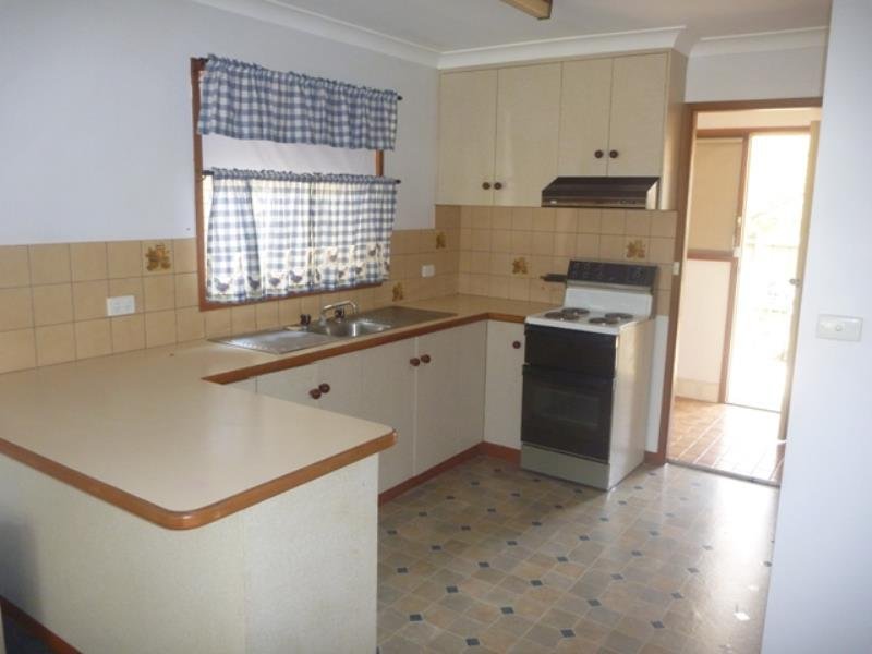 1/11 Wewak Street ASHMONT 2