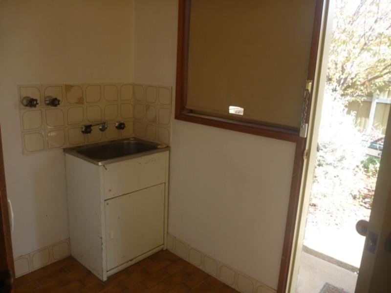 1/11 Wewak Street ASHMONT 4