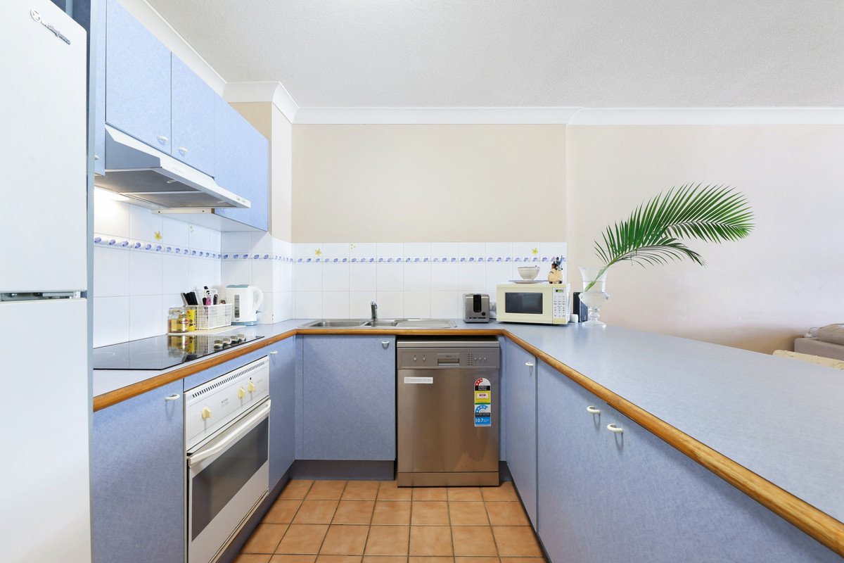 11/10-16 Genoa Street Surfers Paradise 9