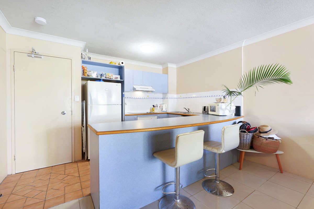 11/10-16 Genoa Street Surfers Paradise 10