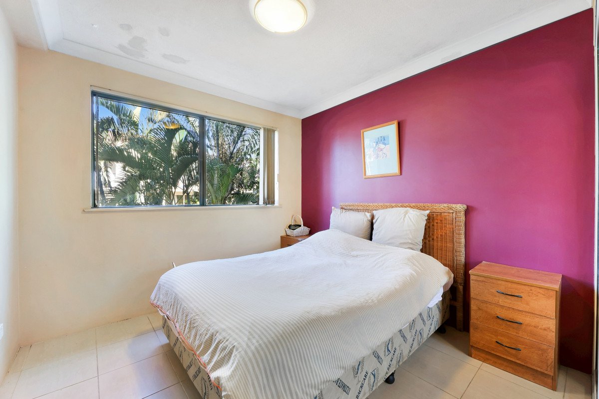 11/10-16 Genoa Street Surfers Paradise 11