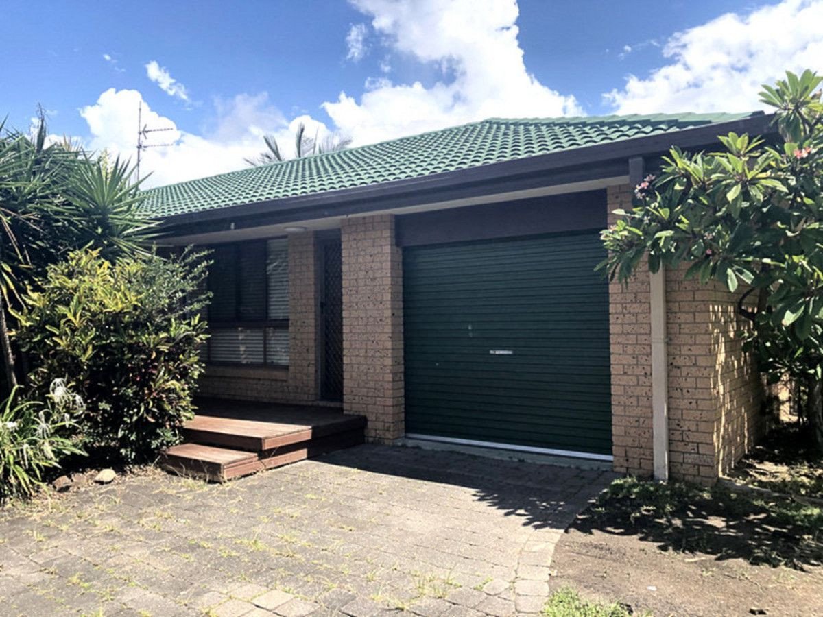 1/110 Christine Avenue Burleigh Waters 2