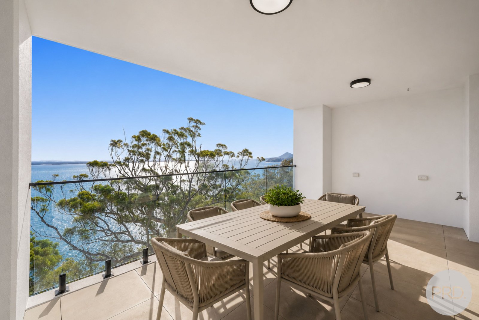 11/10 Thurlow Avenue NELSON BAY 7