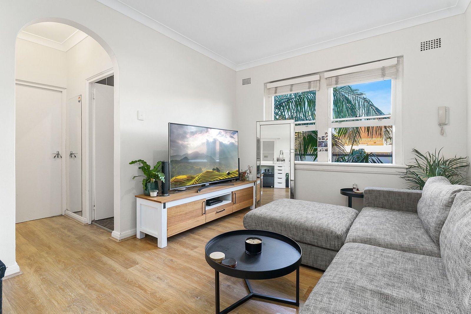 11/10 Warners Avenue NORTH BONDI 1