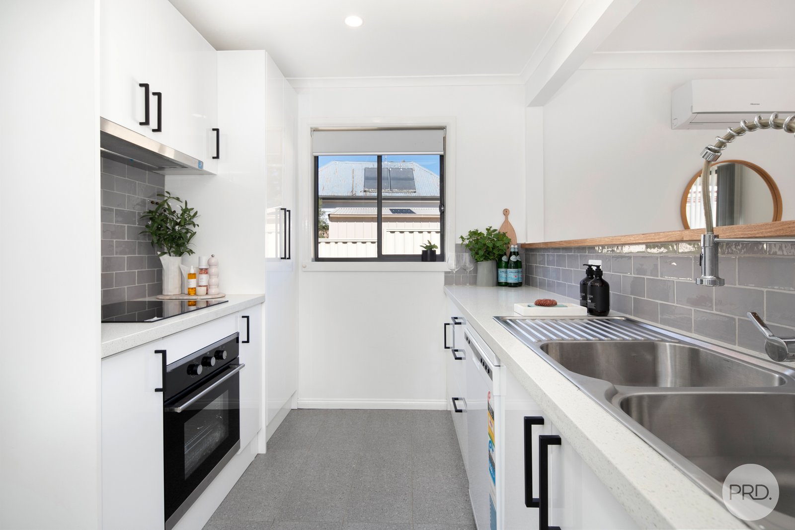 1/110 Yarrowee Parade REDAN 5