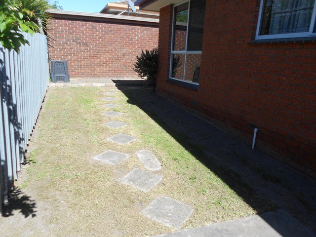 11/106 Burnbank Street LAKE WENDOUREE 10