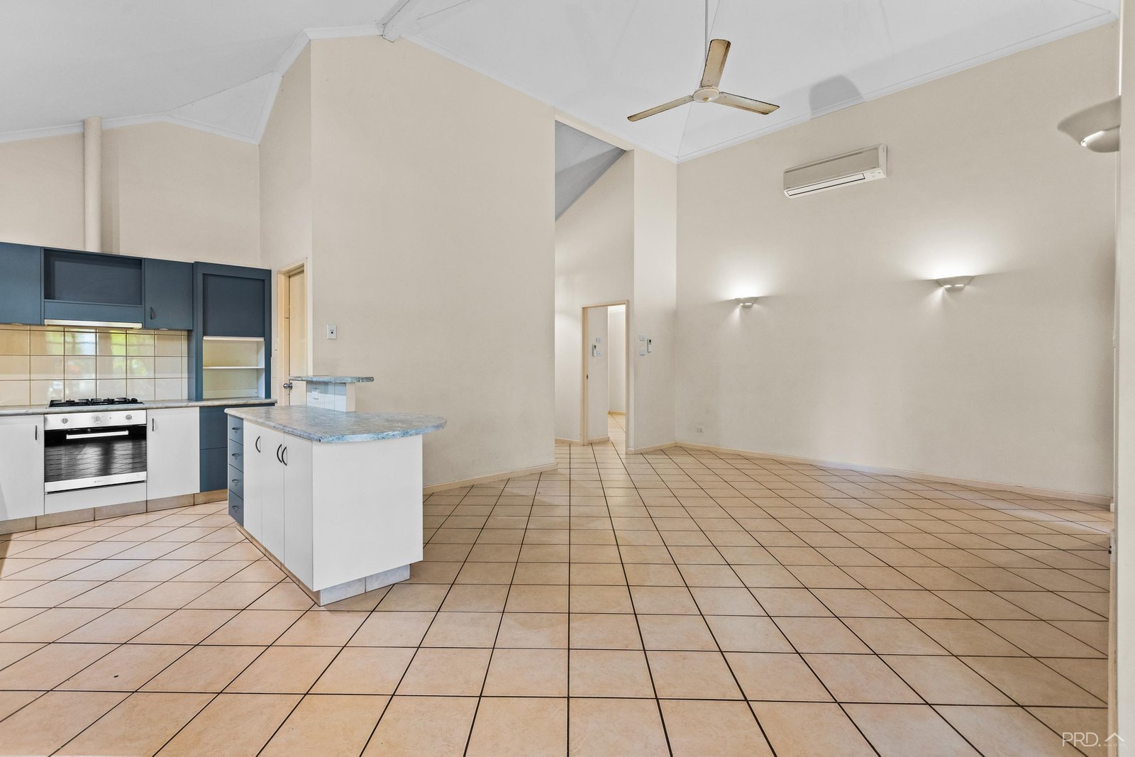 11/11 Challenor Drive CABLE BEACH 15