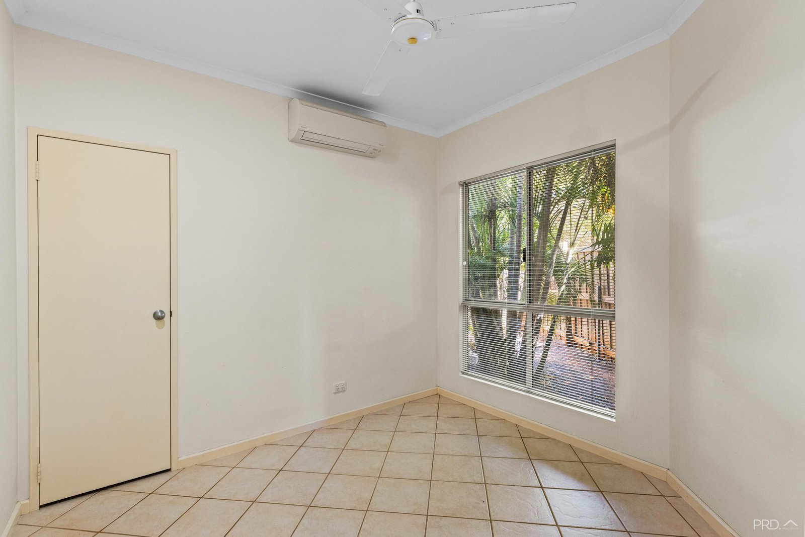 11/11 Challenor Drive CABLE BEACH 19