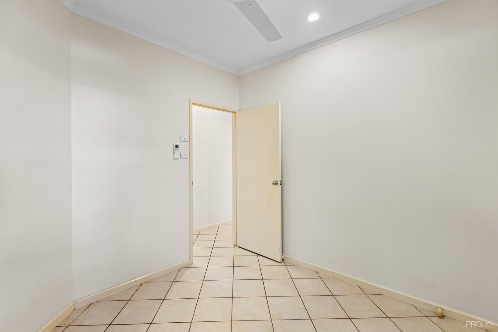 11/11 Challenor Drive CABLE BEACH 20