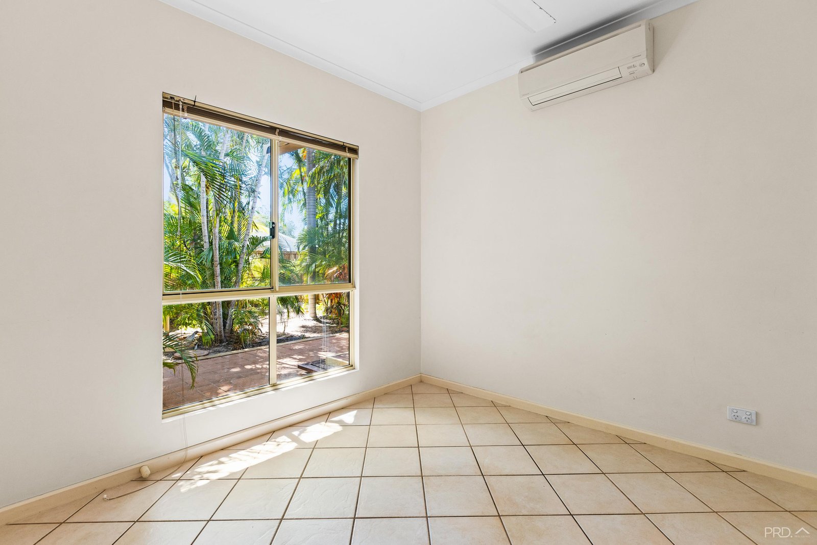 11/11 Challenor Drive CABLE BEACH 22