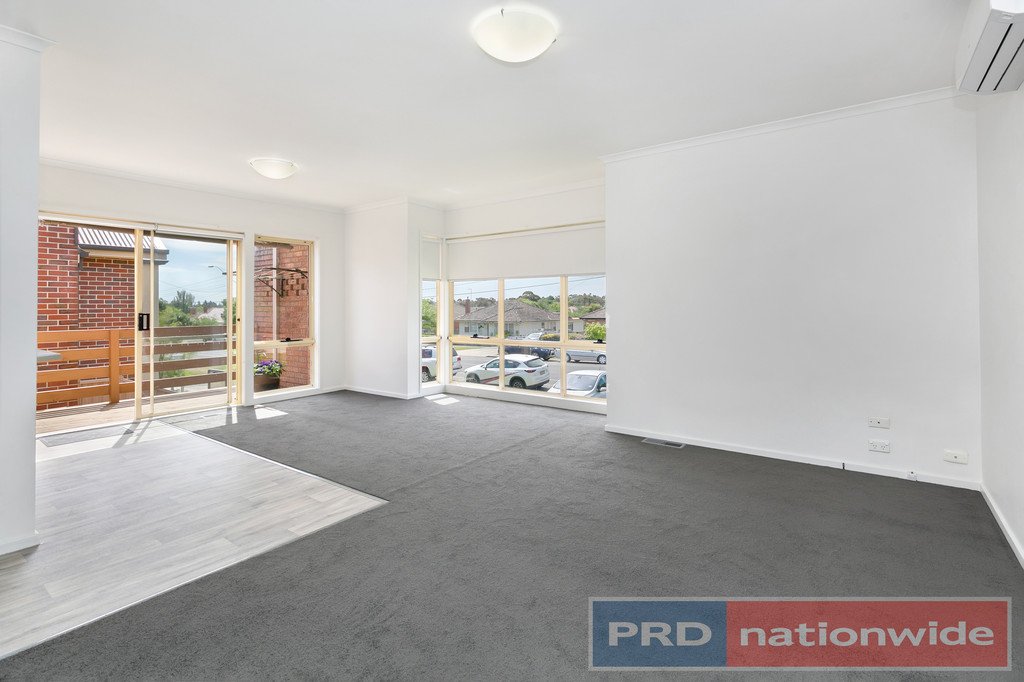 1/111 Howitt Street SOLDIERS HILL 3