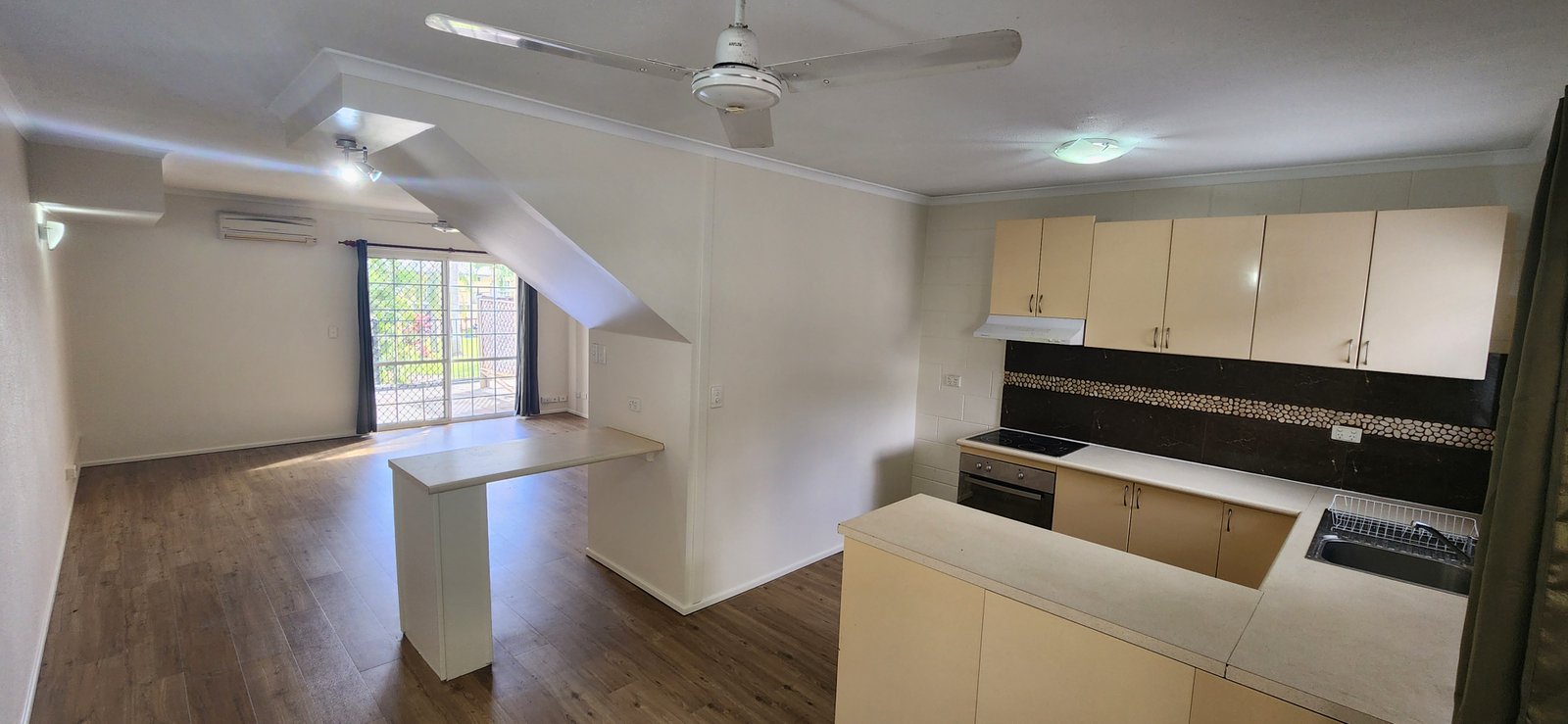 11/11 Island Drive CANNONVALE 6