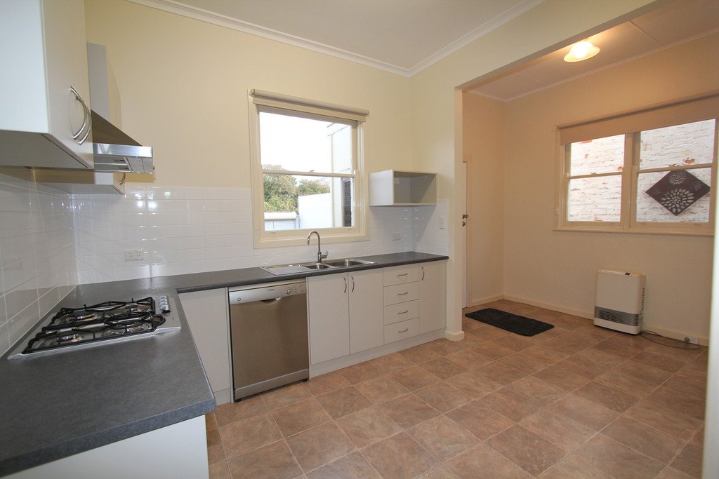 1111 Mair Street BALLARAT CENTRAL 7