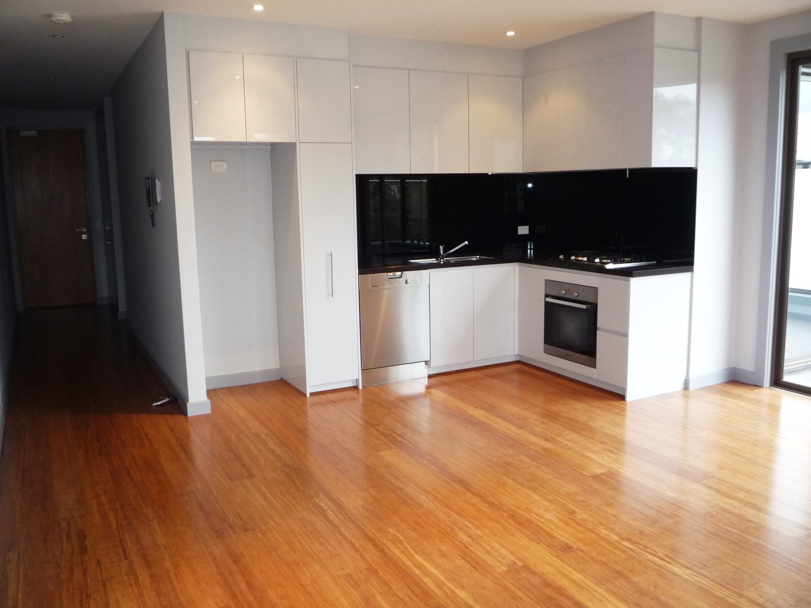 Gallery: 11/11 Railway Crescent