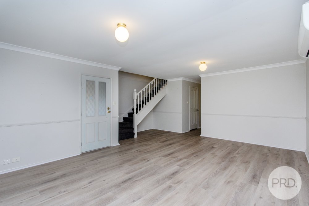 11/113 The Lakes Drive GLENMORE PARK 3