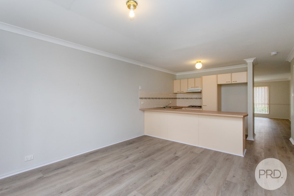 11/113 The Lakes Drive GLENMORE PARK 5
