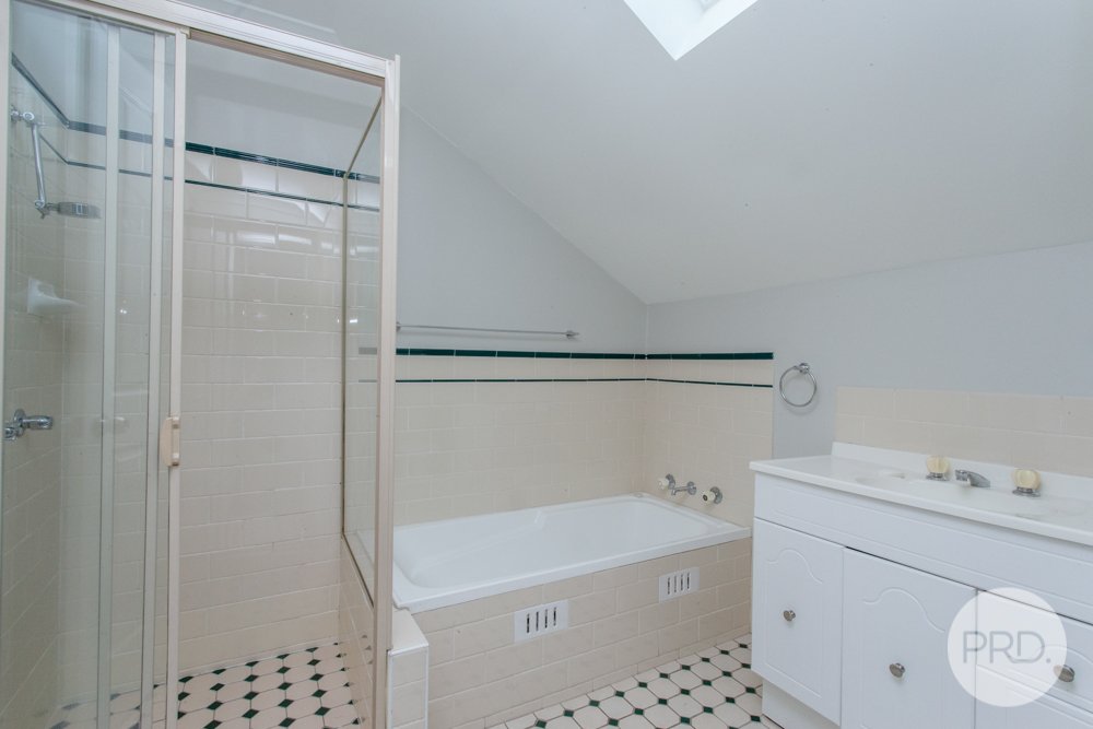11/113 The Lakes Drive GLENMORE PARK 9