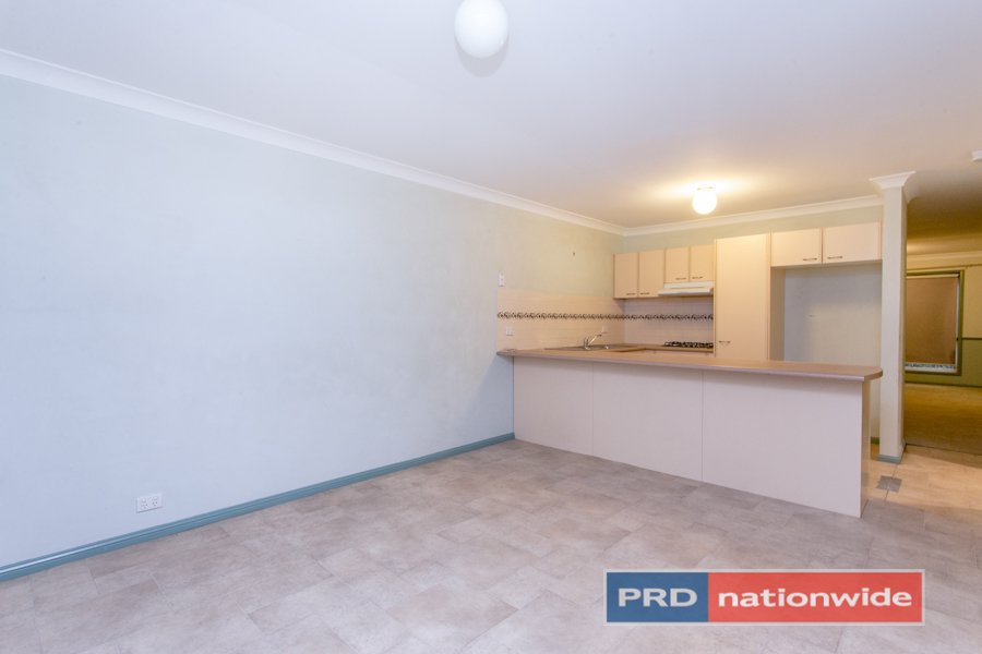 11/113 The Lakes Drive GLENMORE PARK 4