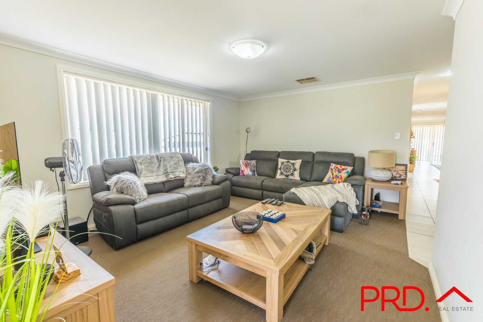 11/11a Lake Place TAMWORTH 2