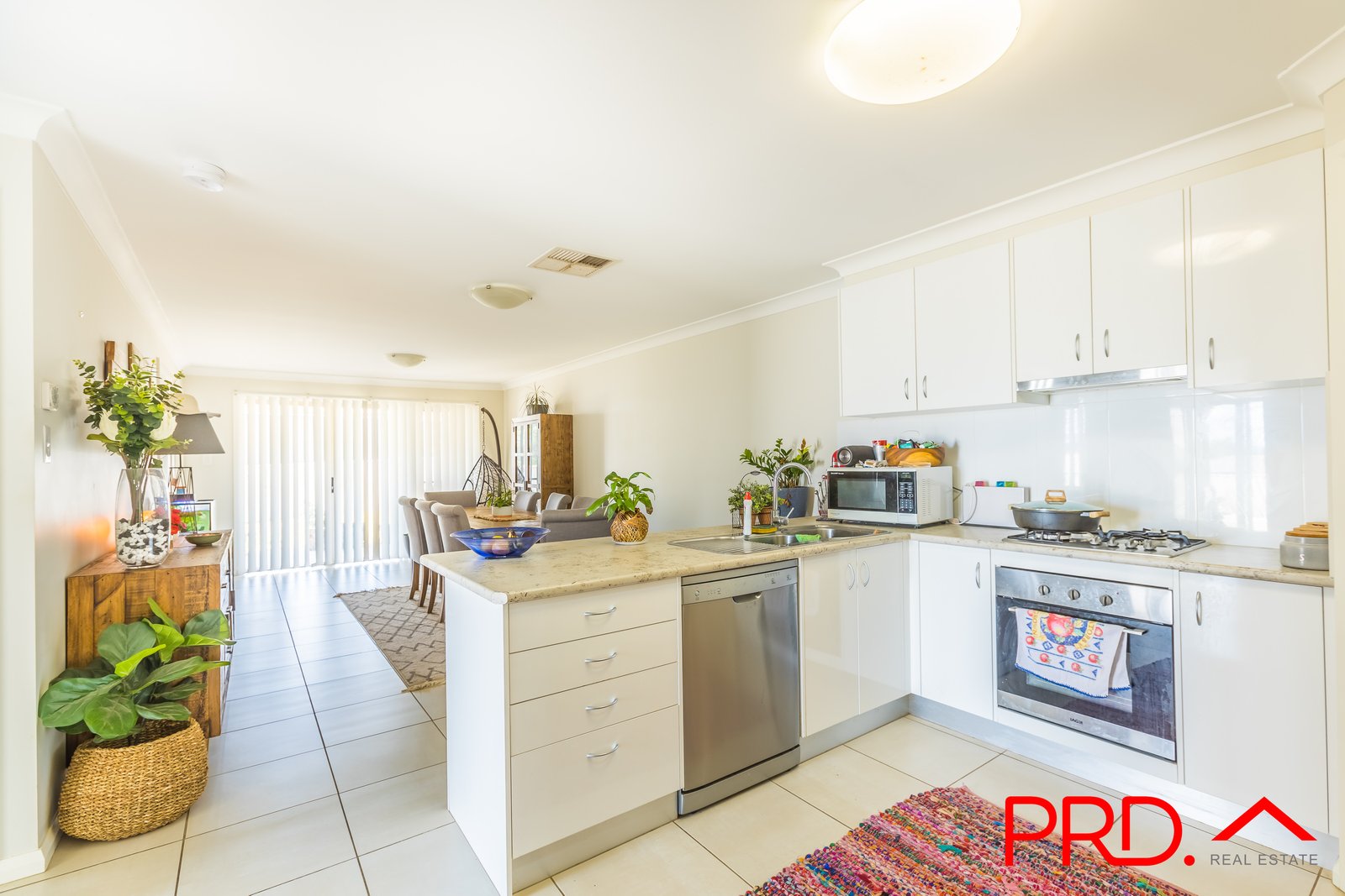 11/11a Lake Place TAMWORTH 4