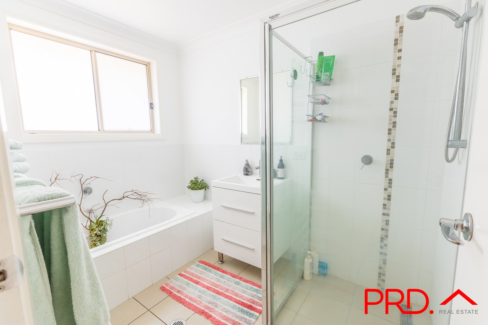 11/11a Lake Place TAMWORTH 6